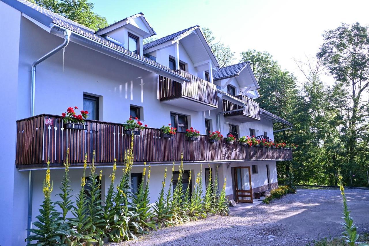 Apartamento Sobe Grajska Bled Exterior foto